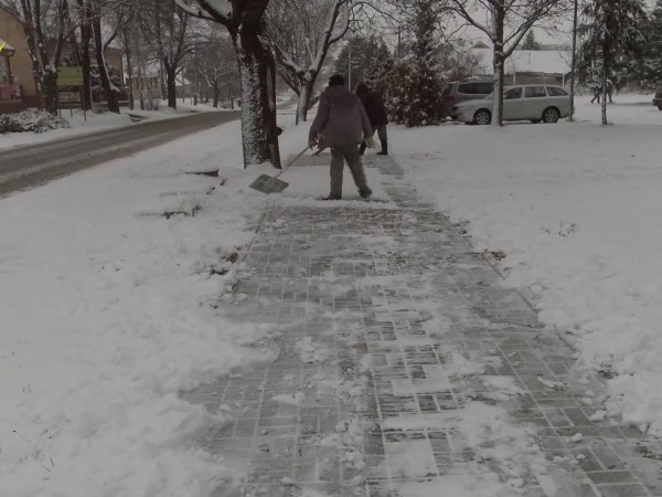 Udržiavanie ciest a chodníkov v zime