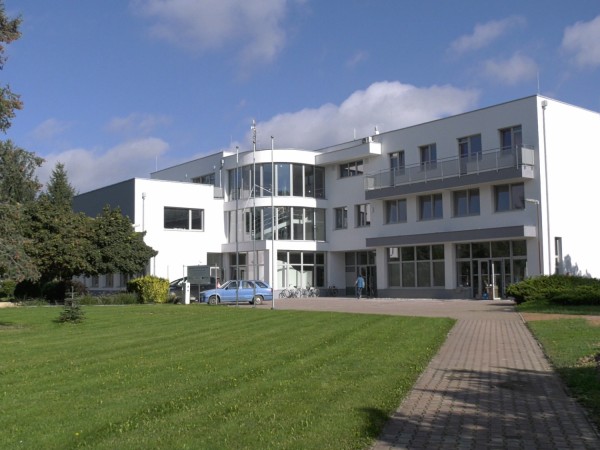 Skolaudovaná budova obecného úradu