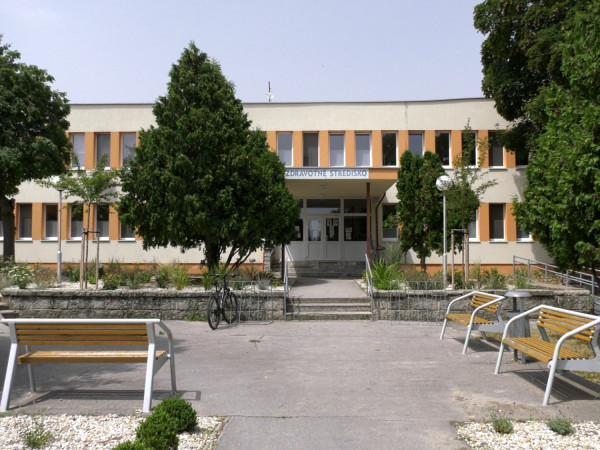 Ambulancia MUDr. Karlubíka bude mať 9.5.2025 dovolenku